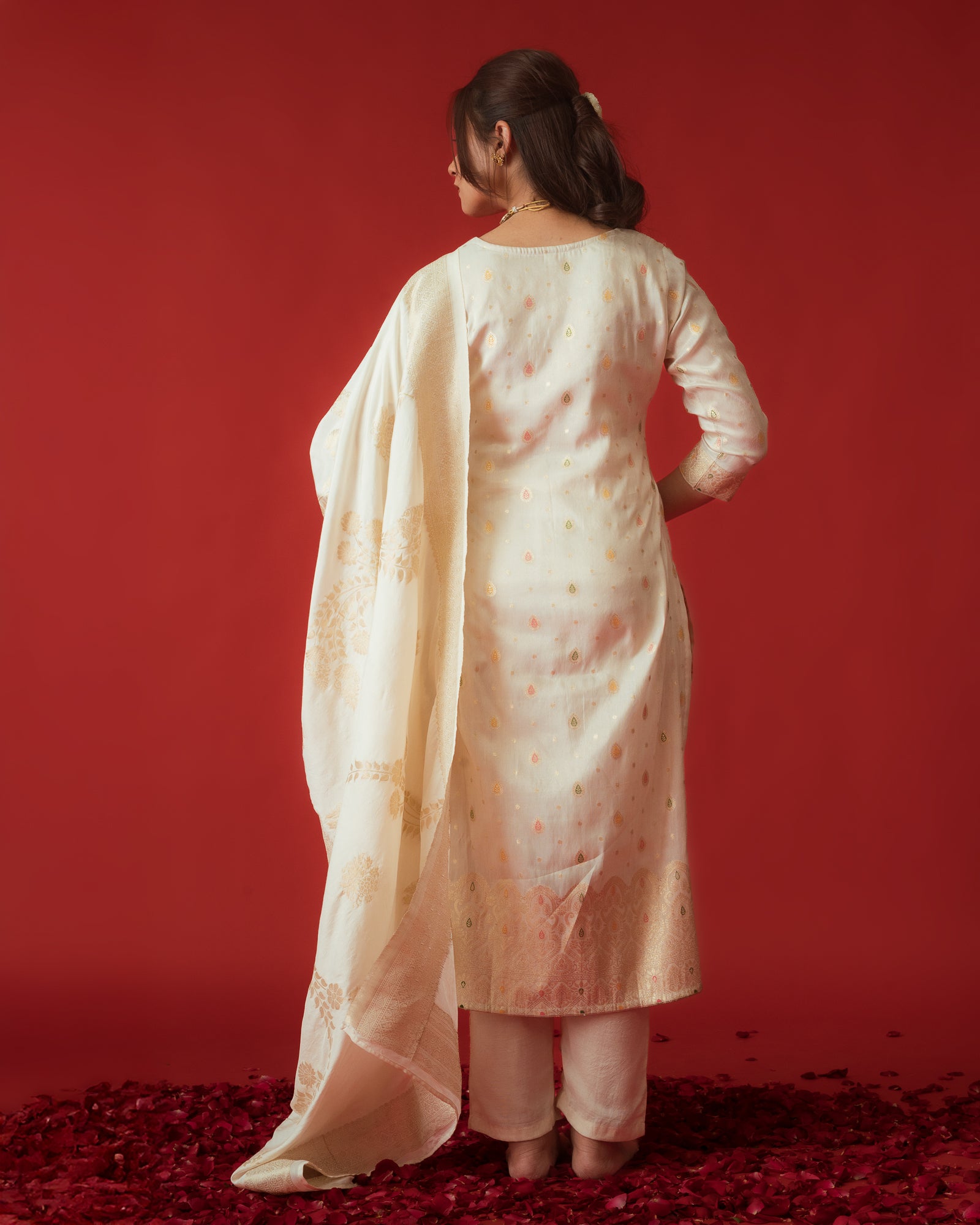 Buraakh-1043 copy.jpg__PID:37df3e99-5aca-4f12-9eb0-e775bb18501b